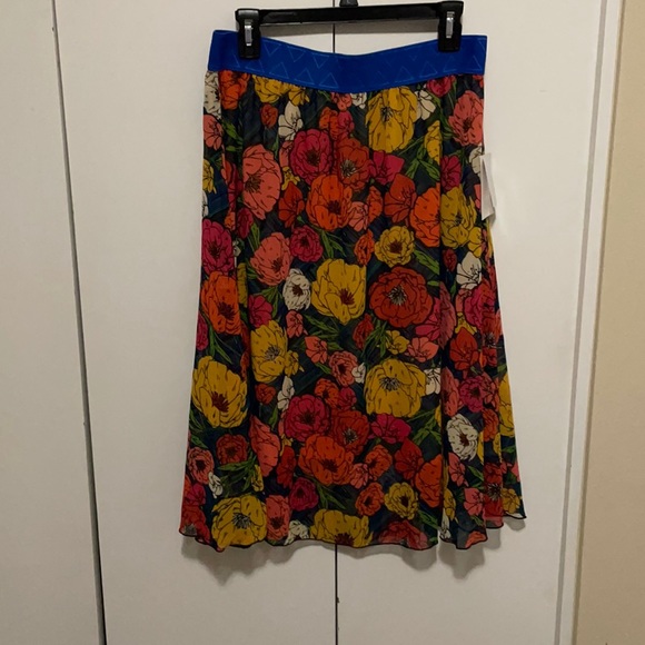 L NWT LuLaRoe Lola
